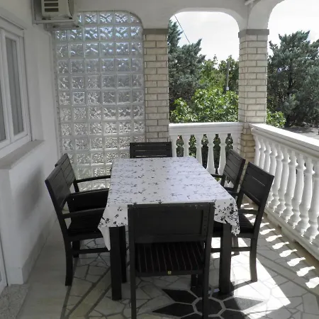 S Dvije Spavace Sobe 4 Osobe Selce