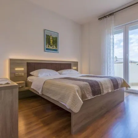 S Dvije Spavace Sobe 4 Osobe *