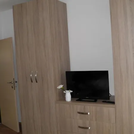 Apartman S Dvije Spavace Sobe 4 Osobe Selce